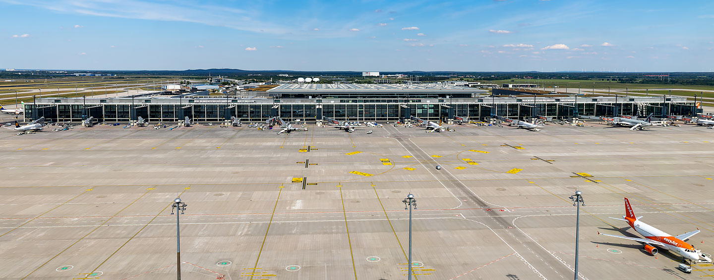 Flughafen Berlin-Brandenburg, Ansicht des Flughafengebäudes
